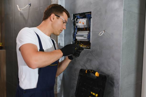 Best Licensed Electrician  in Loughman, FL